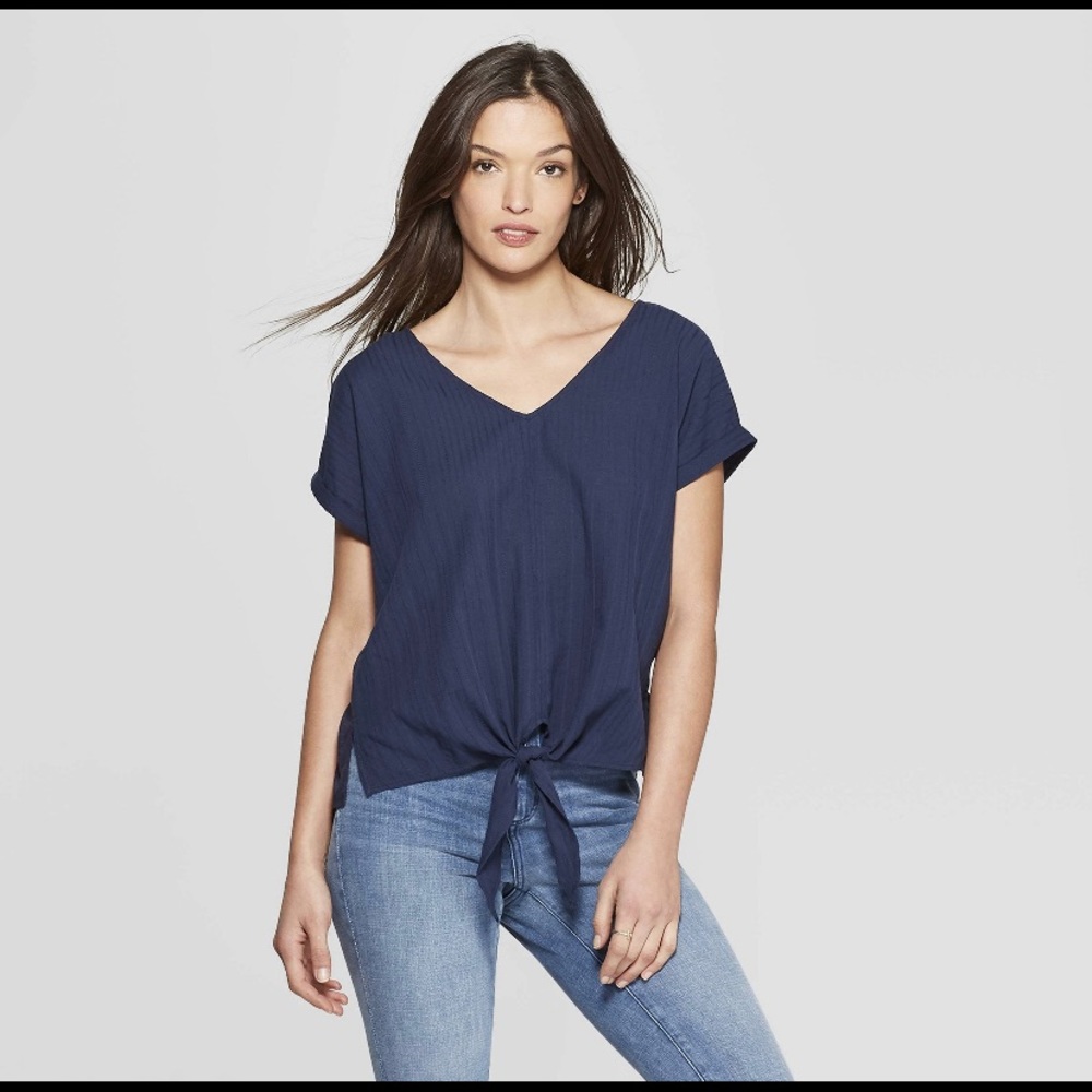 Tie front top 🌸 50% OFF BUNDLES